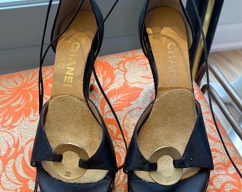 y*u様 CHANEL リボン ハイヒール ヴィンテージ Vintage 1992 Chanel Lace Up Shoes - Raleigh Vintage