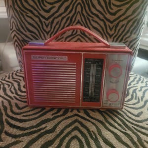 Vintage Super Concord Red Transistor Radio – WORKS – Solid State – MW/LW – 1960s Portable – Loose Knob