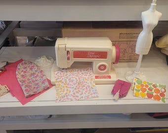 Vintage 1950s Mid Century Pink Sewing Machine/ IDLE HOUR/ Sewing