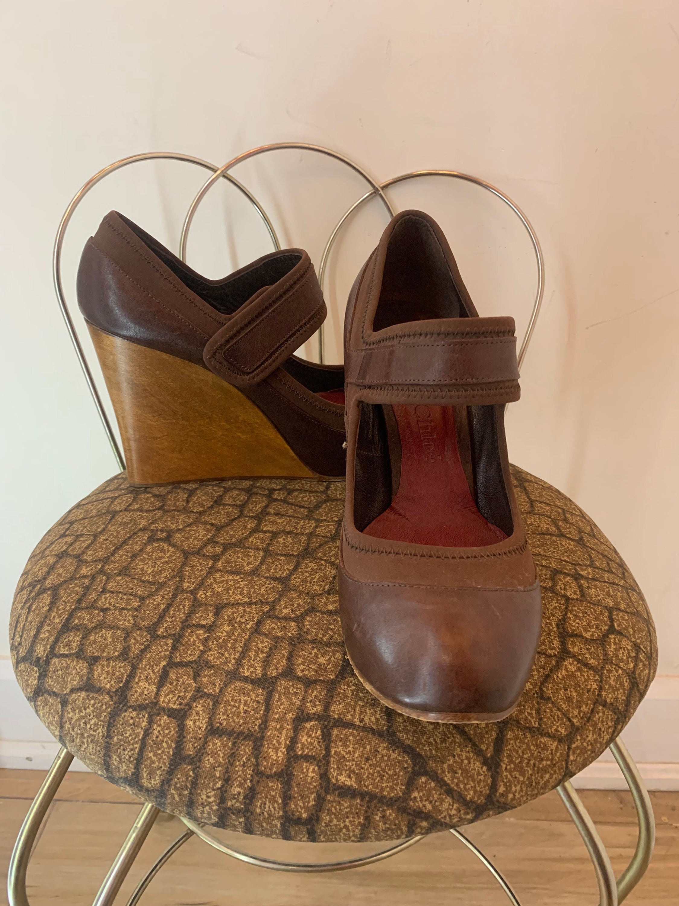 Louis Vuitton Brown and Orchid Strappy Wedge Sandals – Amarcord Vintage  Fashion