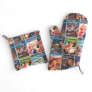 NANCY DREW Oven Mitt and Potholder Hot Pad