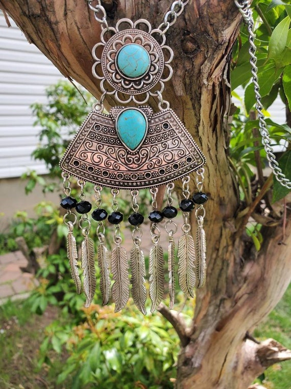 Unique Turquoise Bohemian Beaded Carved Leaf Tasse