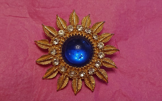Vintage Sunburst brooch with rhinestones and cent… - image 5