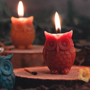 Pure Beeswax Owl Candle image 1