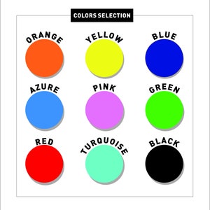 Może przedstawiać: Białe tło z czarnym prostokątem na g&oacute;rze z napisem "COLORS SELECTION". Poniżej dziewięć kolorowych k&oacute;ł: pomarańczowy, ż&oacute;łty, niebieski, lazurowy, r&oacute;żowy, zielony, czerwony, turkusowy i czarny. Każde koło ma nad nim nazwę koloru.
