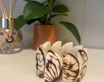 Pulsera de nuez de tagua - Media luna, también conocida como marfil vegetal - Tagua ecuatoriana - Vegana