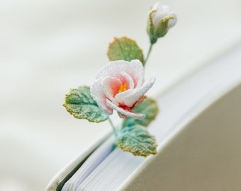 Microcrochet Light Pink Rose Bookmark