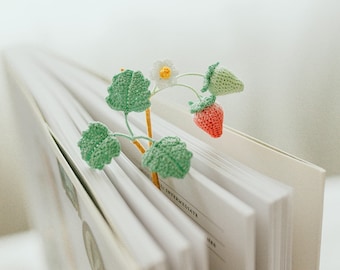 Microcrochet Strawberry Bookmark