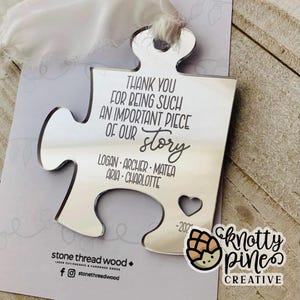 Enfeite em formato de quebra-cabeça, presente para cuidador, enfeite de Natal svg, acrílico espelhado, presente para família, Glowforge, presente para professor, cuidador de crianças