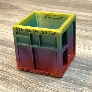 3D printed Bakercube The best measuring cup image 1