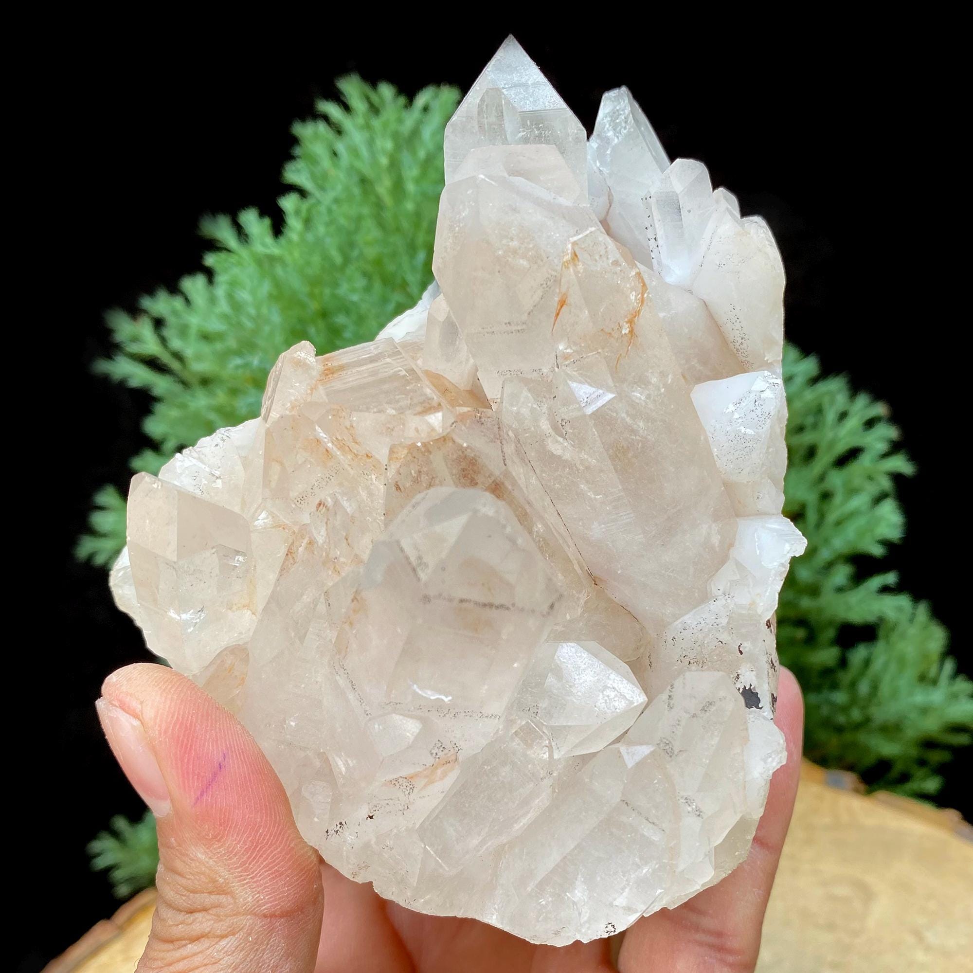 原石ピンクサマディクォーツクラスター：ヒマラヤヒーリングクリスタル