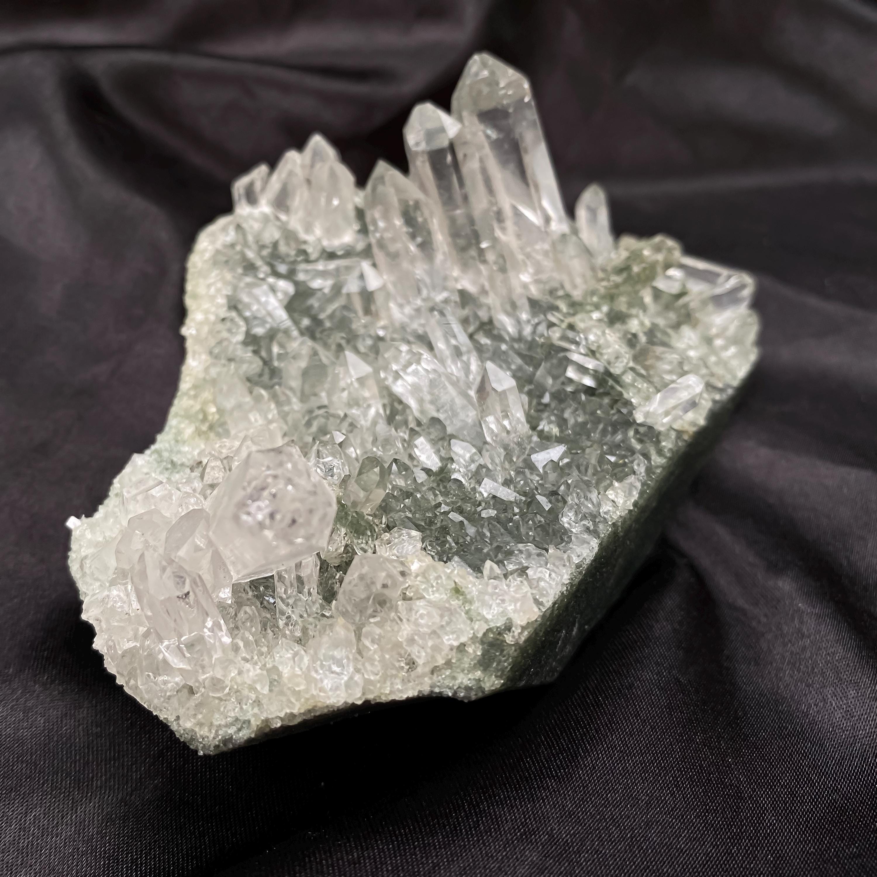 Manihar quartz - Etsy 日本