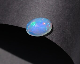 Opale Blanche Multicolore Naturelle D'Éthiopie – Taille Ovale 8x6 Mm, 0.85 Ct, Non Traitée