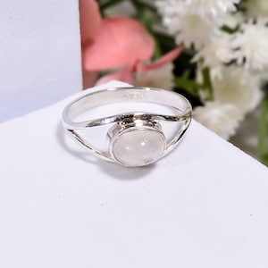 Natural Rainbow Moonstone Silver ring , 925 Sterling Silver Rainbow Moonstone Ring, June Birthstone Moonstone Silver Ring For Her