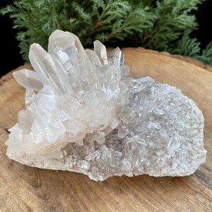 ヒマラヤ産ホワイトクォーツの結晶クラスター – 天然の原石標本 ホーム