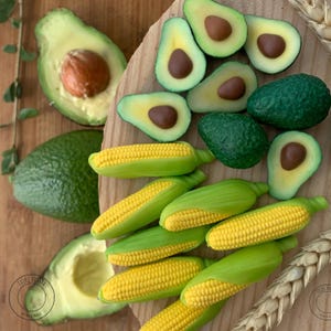 Corn Avocado miniature. Educational toys. Montessori and Waldorf toys. Mini Kitchen and Dollhouse food