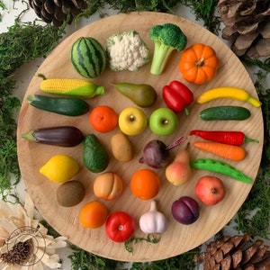 30 miniaturas de frutas y verduras de arcilla polimérica para niños. Juguetes educativos. Juguetes Montessori y Waldorf. Mini cocina, juguetes sensoriales para bebés.