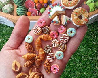 1:12 scale sweets miniature. Mini Kitchen and Dollhouse food. Miniature roscon de reyes