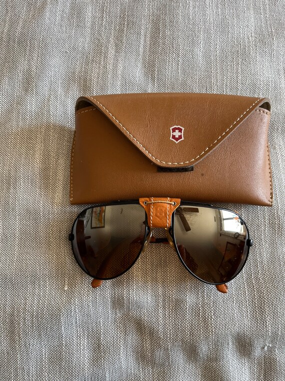 Vintage Swiss Army sunglasses w/case - image 1