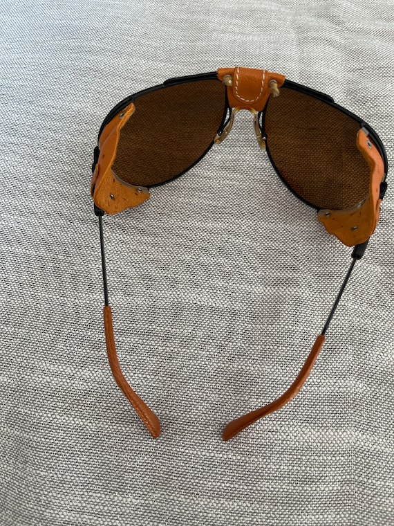 Vintage Swiss Army sunglasses w/case - image 2