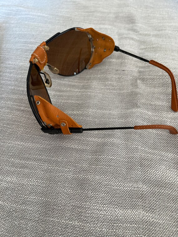 Vintage Swiss Army sunglasses w/case - image 3