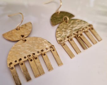 Pendientes de latón con forma de luna, pendientes de latón en el Reino Unido y EE. UU., pendientes bohemios, pendientes de latón llamativos, pendientes geométricos, pendientes colgantes de latón dorado.