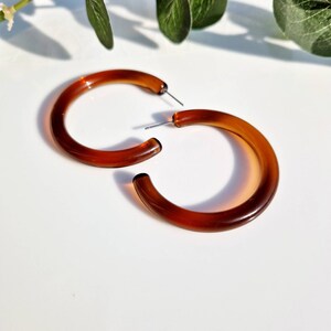 Créoles marron, Créoles en résine brune transparente, Créoles épaisses, Créoles en acrylique britannique, Créoles marron, Créoles hypoallergéniques