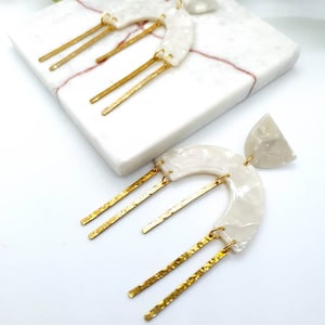 Clip On Earrings For women Pearl White Clip On Earrings TortoiseShell Dangle Earrings Non Pierced Ears Earring Modern Earrings Gift For Her