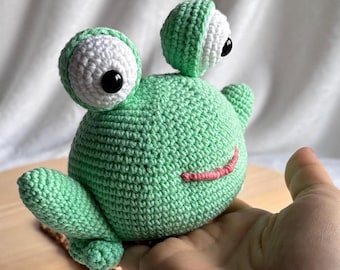 Crochet frog pattern, crochet amigurumi frog pattern, crochet frog pattern for beginners, crochet frog pattern for gift and decor