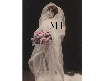 Carte postale vintage, C de Villers, Belle jeune femme portant un voile , Stebbing Paris