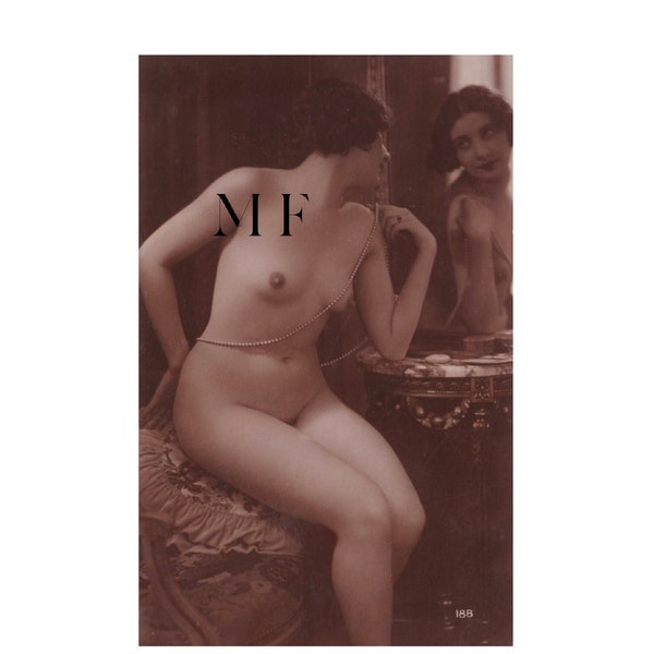 Carte photo vintage française, Jeune femme nue se regardant dans le miroir, Art Déco, Paris