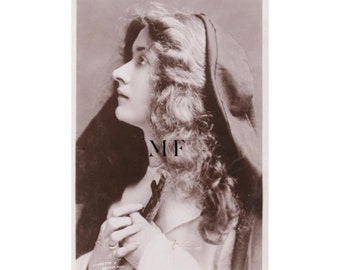 Carte postale vintage, Miss Maude Fealy, Religieuse, Portrait d'artiste, 1905