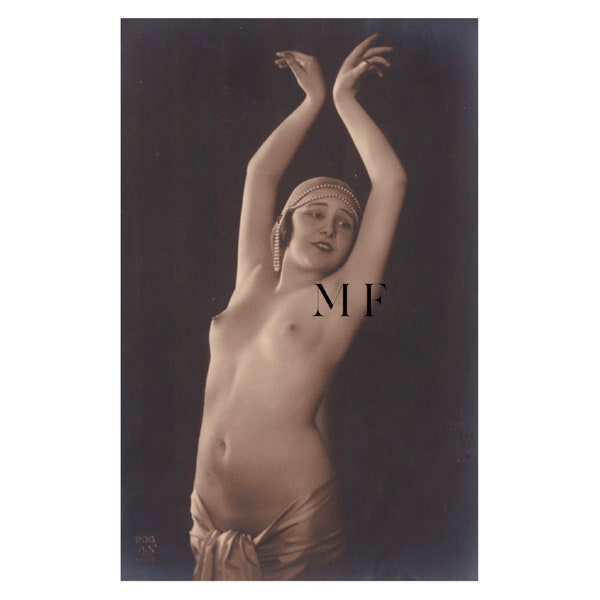 Carte photo vintage française, Jeune femme posant seins nus, Art Déco, Paris, Nude, Original