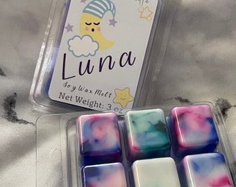 Luna- Sweet Pea- Soy wax melt-Perfect for relaxing- Soy Wax Melt- 3 oz clamshell
