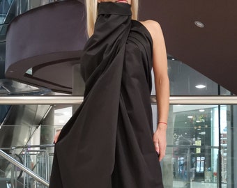 Black Maxi Dress with Turtleneck and Open Back, Sleeveless Kaftan Dress for Woman, Long Black Dress, Elegant Party Dress