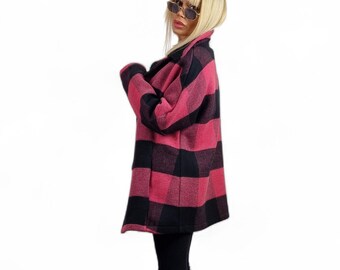 Oversized Plaid Autumn Coat: Women's Extravagant Outerwear