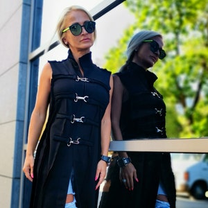 Lange ärmellose Weste, extravagante Frauenweste, asymmetrische Weste, Avantgarde-Kleidung, schwarze Weste für Frauen