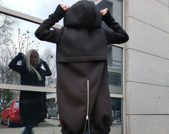 Asymmetrischer Midimantel mit Kapuze, warmer schwarzer Reißverschlussmantel
