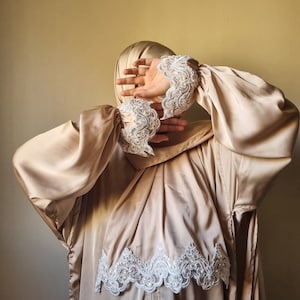 Exclusive Luxury Lace Handmade Satin Prayer Dress  from Madina - Gebetskleid - Gebetskleidung - Abaya - Sharshaf - Isdal