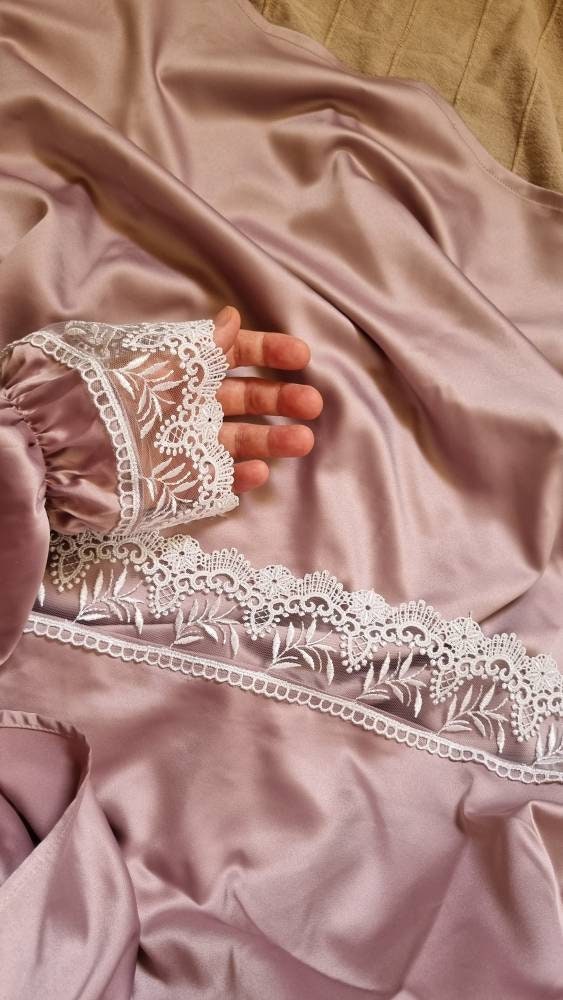 Luxuriöses Handgemachtes Seidensatin Gebetskleid von Madina - Gebetskleid - Gebetskleidung - Abaya - Ramadan - Isdal - Khimaar - JIlbab