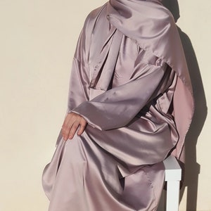 Luxurious Handmade Silk Satin Prayer Dress  from Madina - Gebetskleid - Gebetskleidung - Abaya - Sharshaf - Isdal - Khimaar - JIlbab