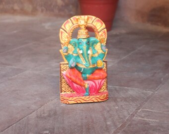 Statua di Ganesha in legno intagliata a mano: decorazione da parete in stile sud indiano