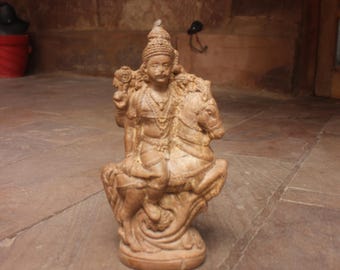 Statue En Pierre De Vishnu. Image stock - Image du configuration, allégement: 252618617