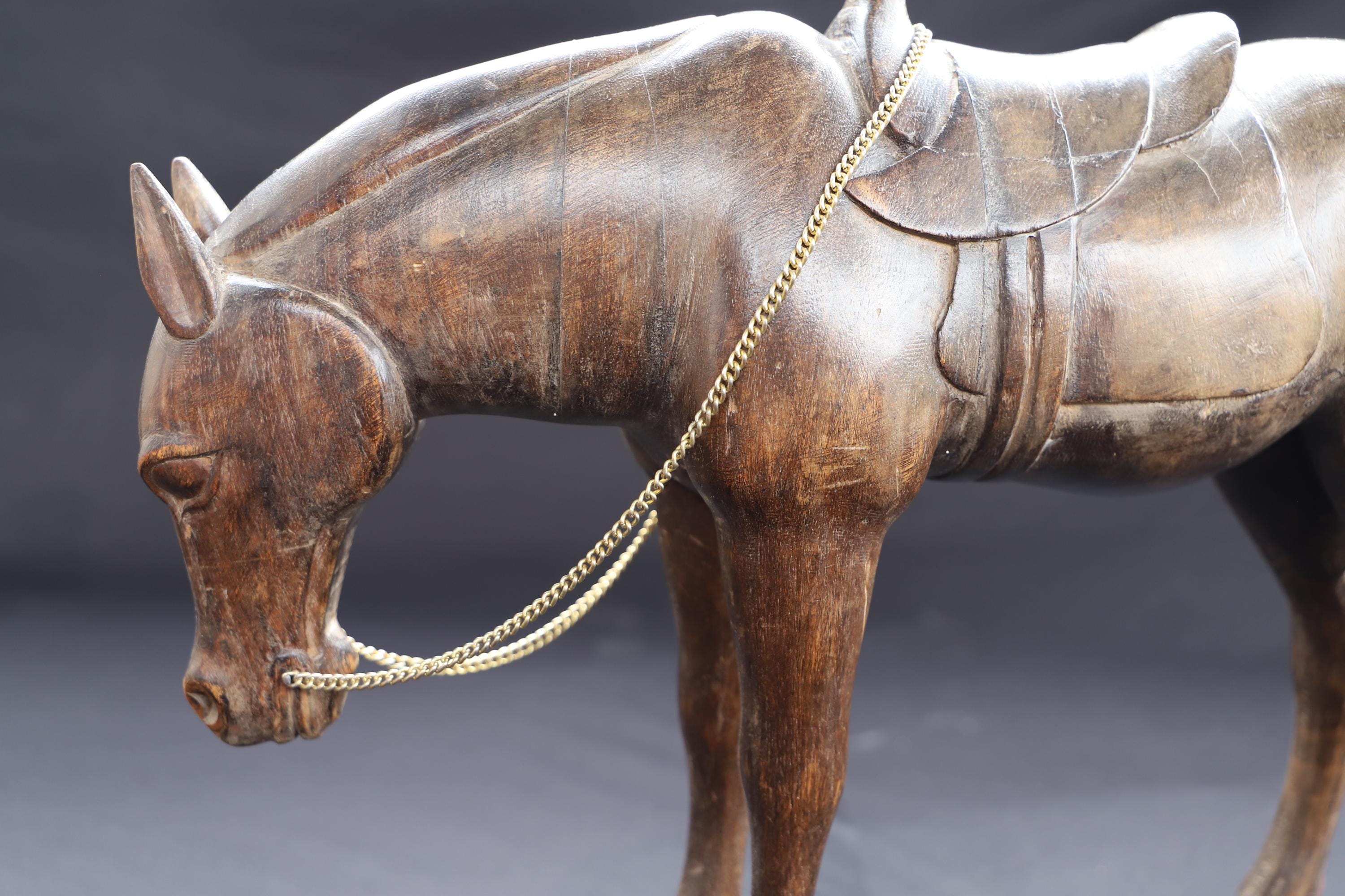 手彫りの木製馬像：ヴィンテージホームデコレーションコレクション