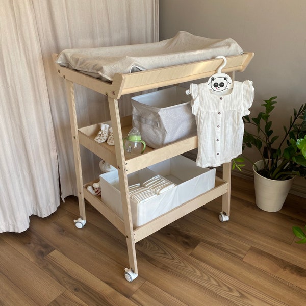 Natürlicher Wickeltisch, Wickeltisch auf Rollen, Wickeltisch Organizer, Babytischstation, Kinderzimmertisch