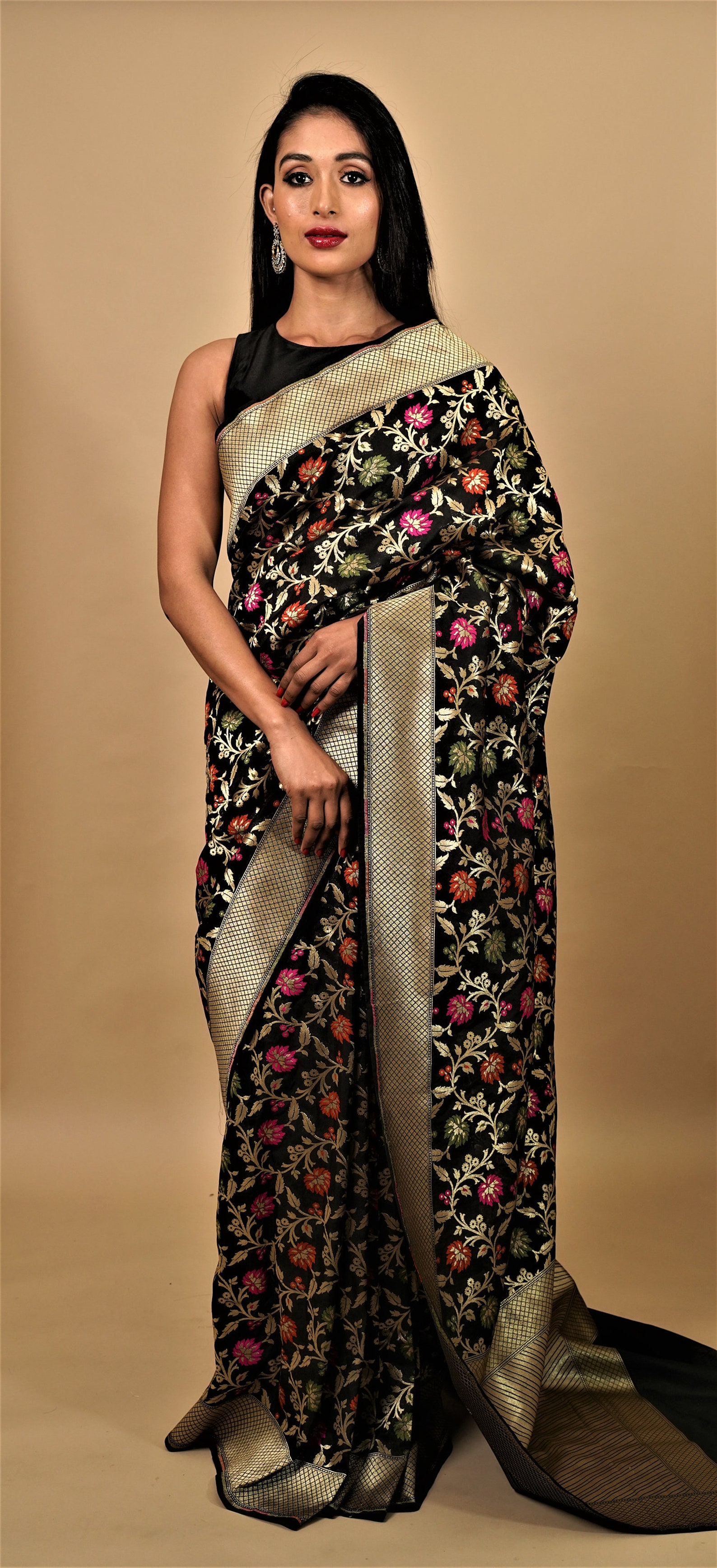 red and gold prom couple