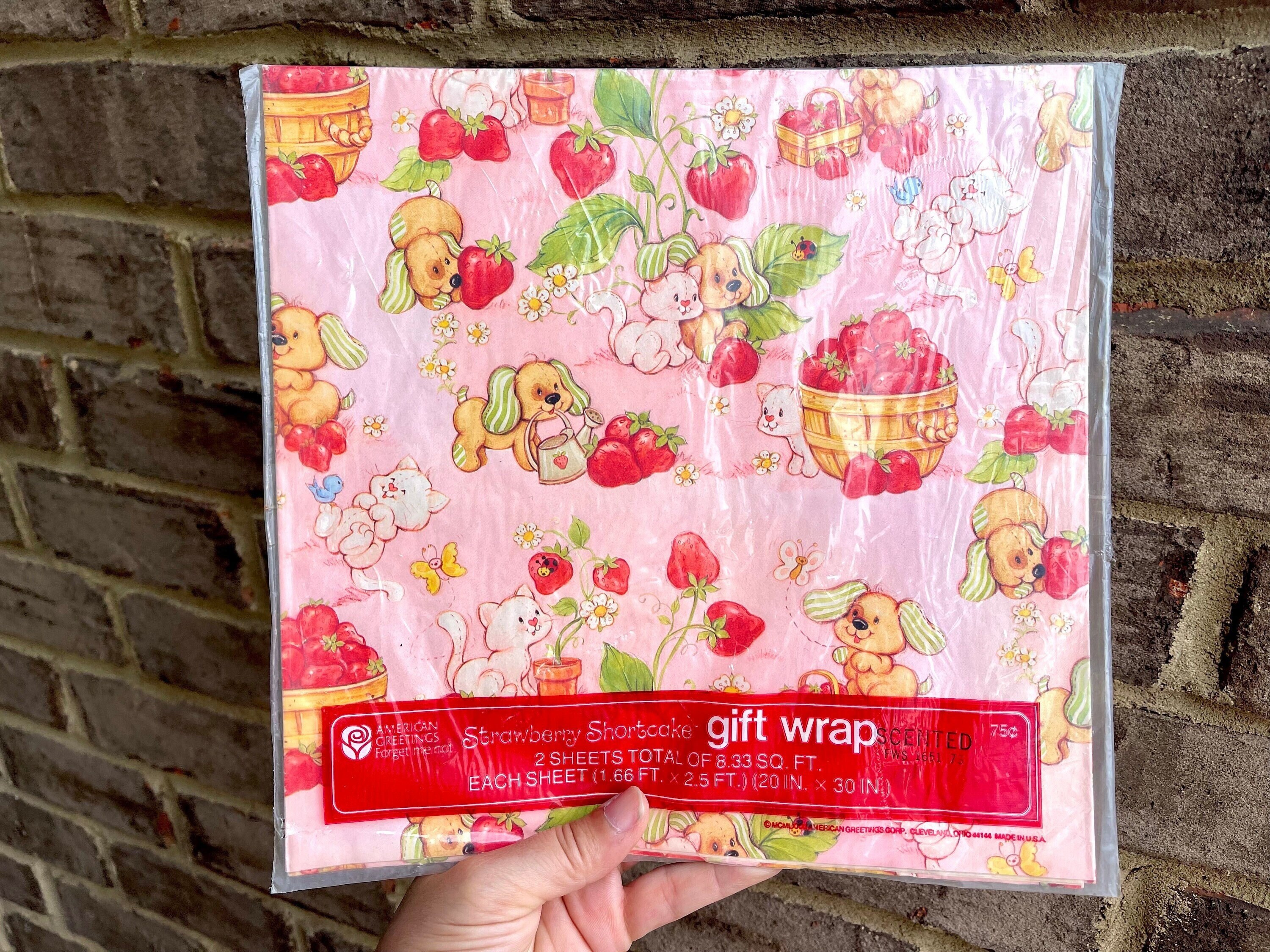 Strawberry Vines Flat Wrap - Wrap Shop, Paper Source