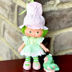 1979 "SCENTED" Vintage Strawberry Shortcake Lime Chiffon & Parfait parrot pet | Kenner | American Greetings.