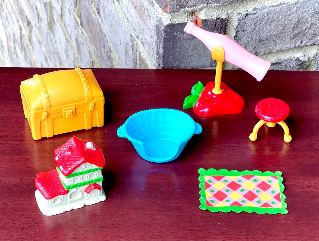 BERRY RARE 1980s Vintage Strawberry Shortcake Berry Happy Home berry Merry Attic Furniture COMPLETE. Etsy Canada