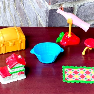 BERRY RARE: 1980s Vintage Strawberry Shortcake Berry Happy Home &quot;Berry Merry Attic&quot; Furniture - COMPLETE.